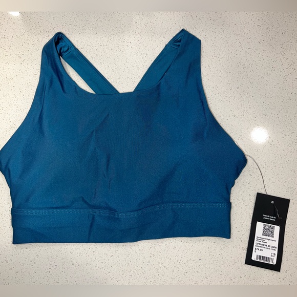 Fabletics Athletic Set - Picture 4 of 6